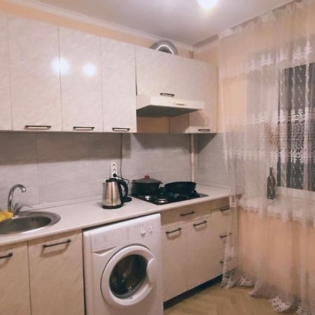 2 Комн Квартира На Новой Площади Apartment Almaty Luaran gambar